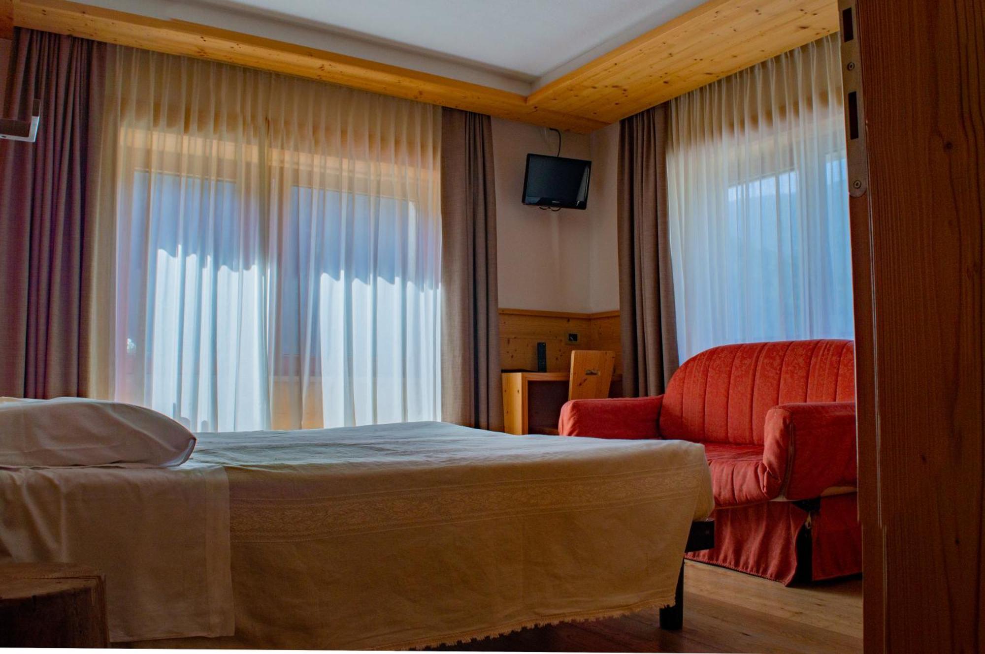 Hotel Serena - Tre Cime Views Auronzo di Cadore Exteriör bild