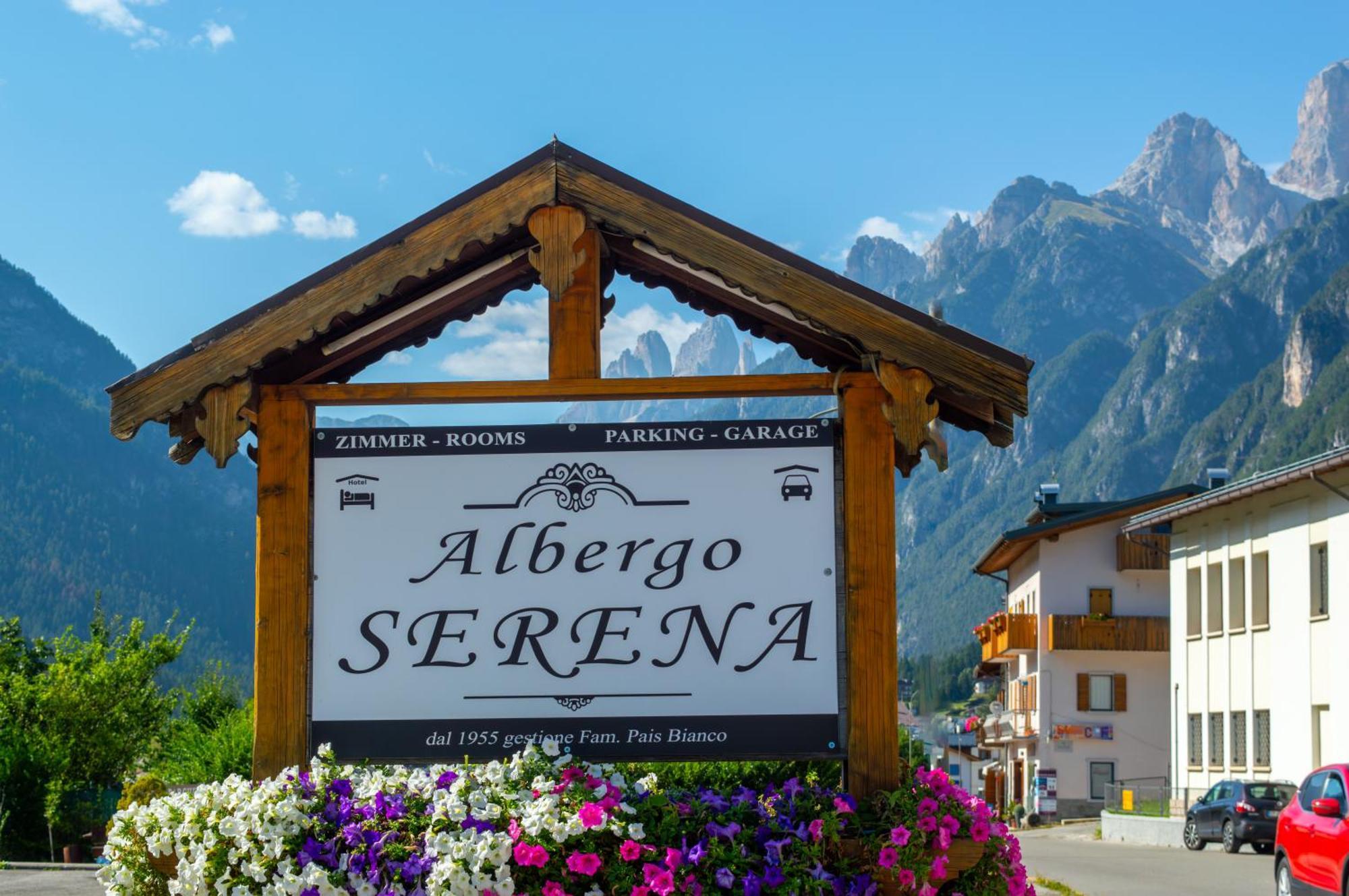 Hotel Serena - Tre Cime Views Auronzo di Cadore Exteriör bild