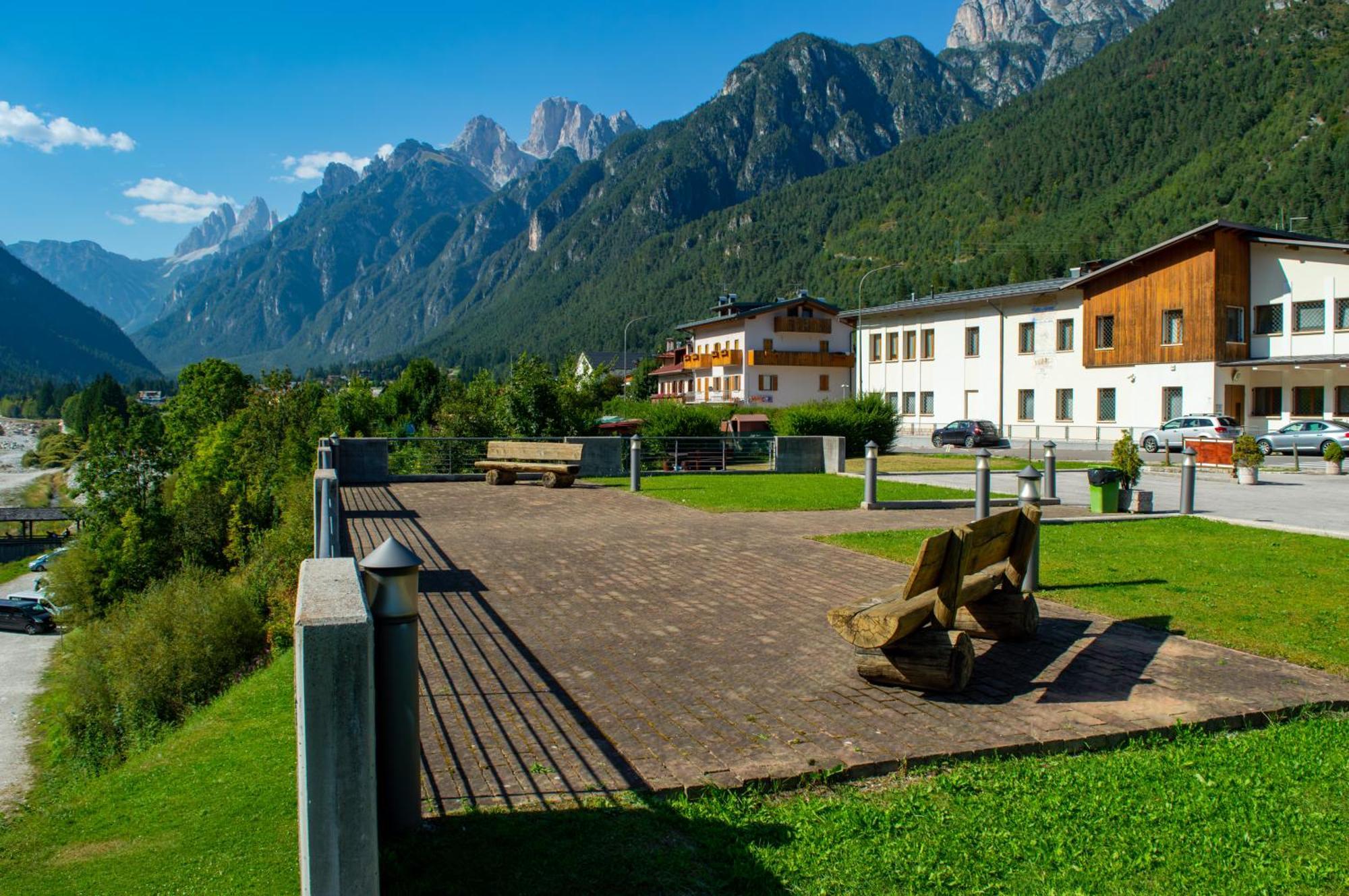 Hotel Serena - Tre Cime Views Auronzo di Cadore Exteriör bild