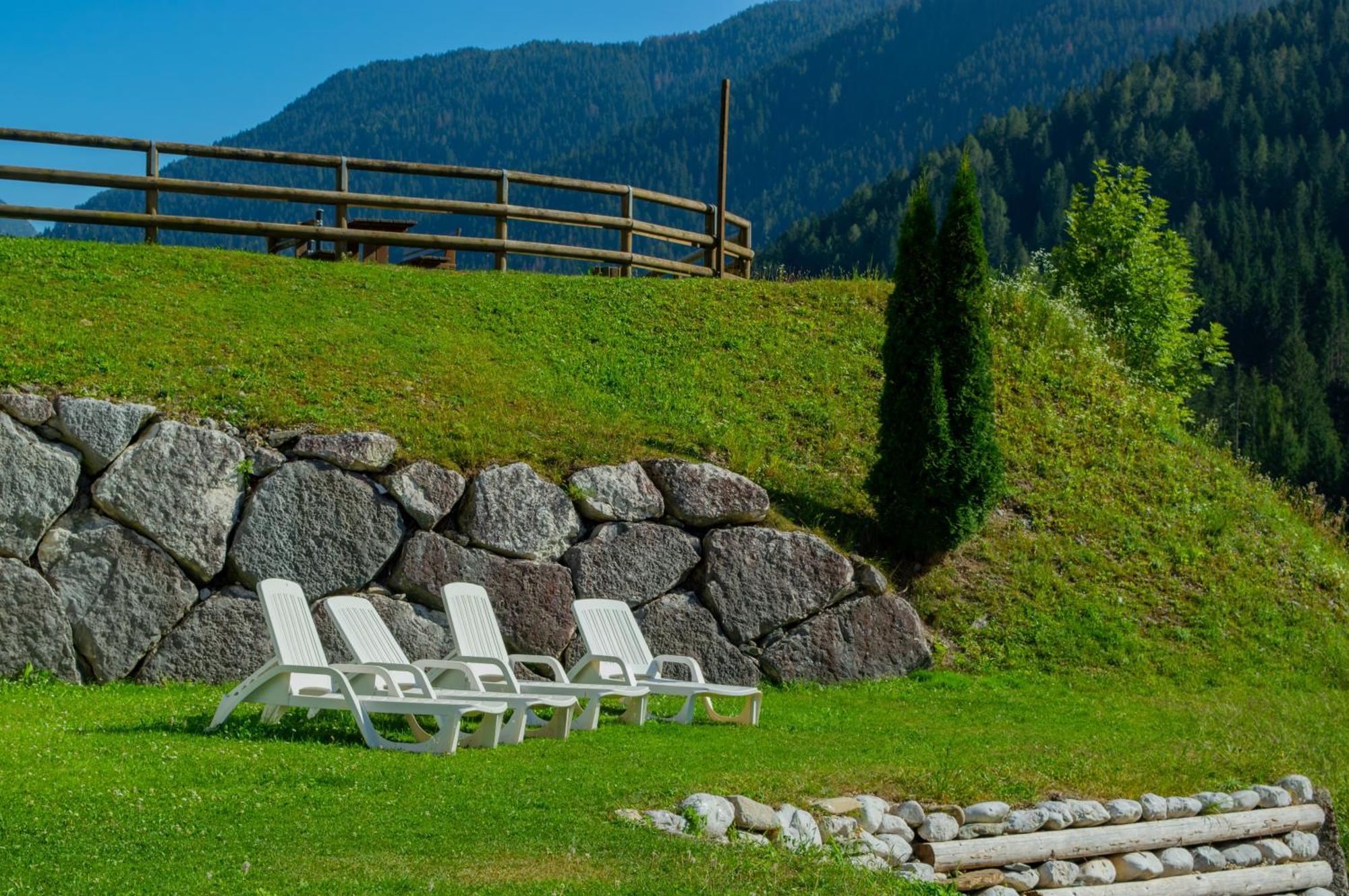 Hotel Serena - Tre Cime Views Auronzo di Cadore Exteriör bild