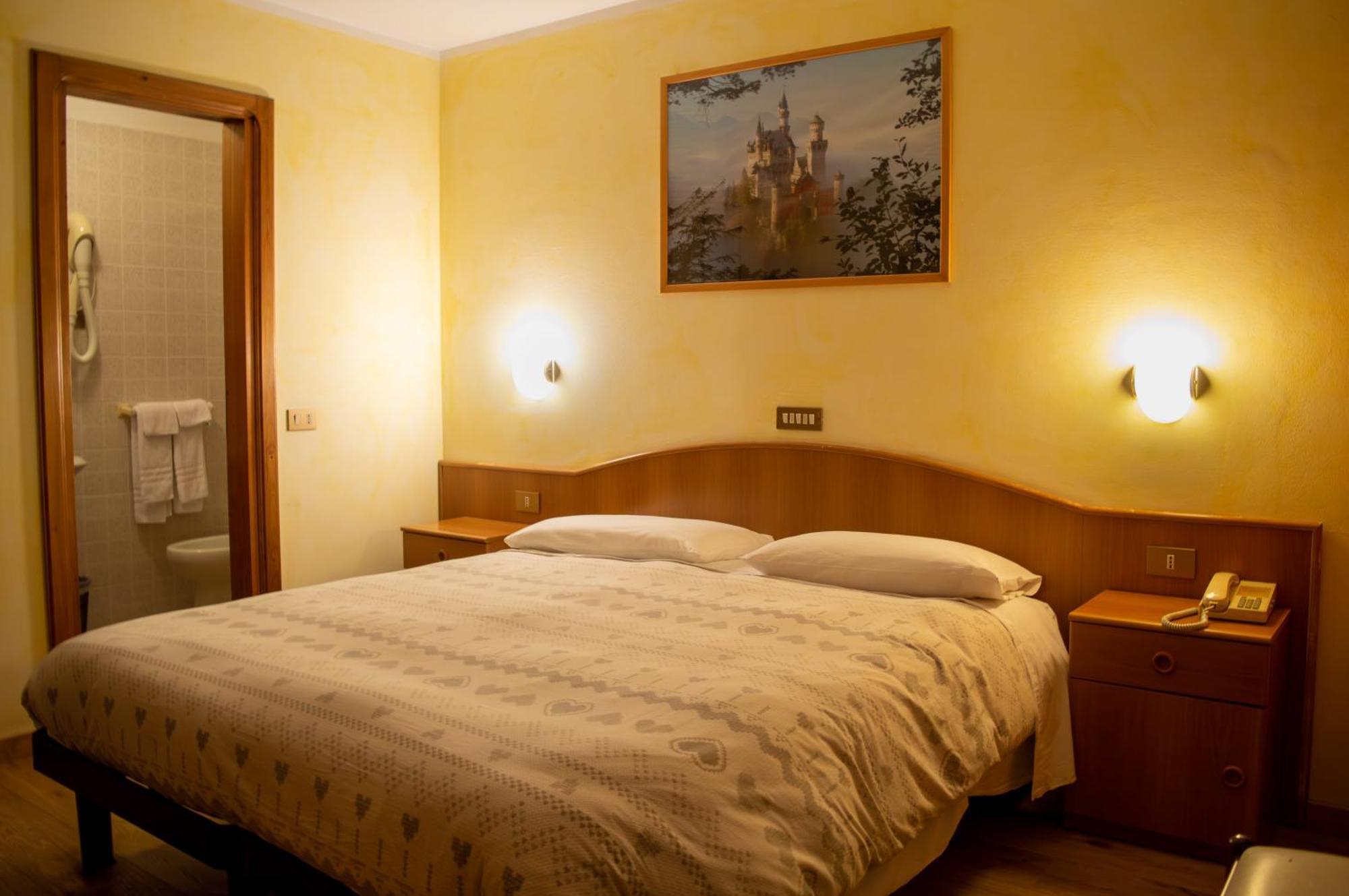Hotel Serena - Tre Cime Views Auronzo di Cadore Rum bild