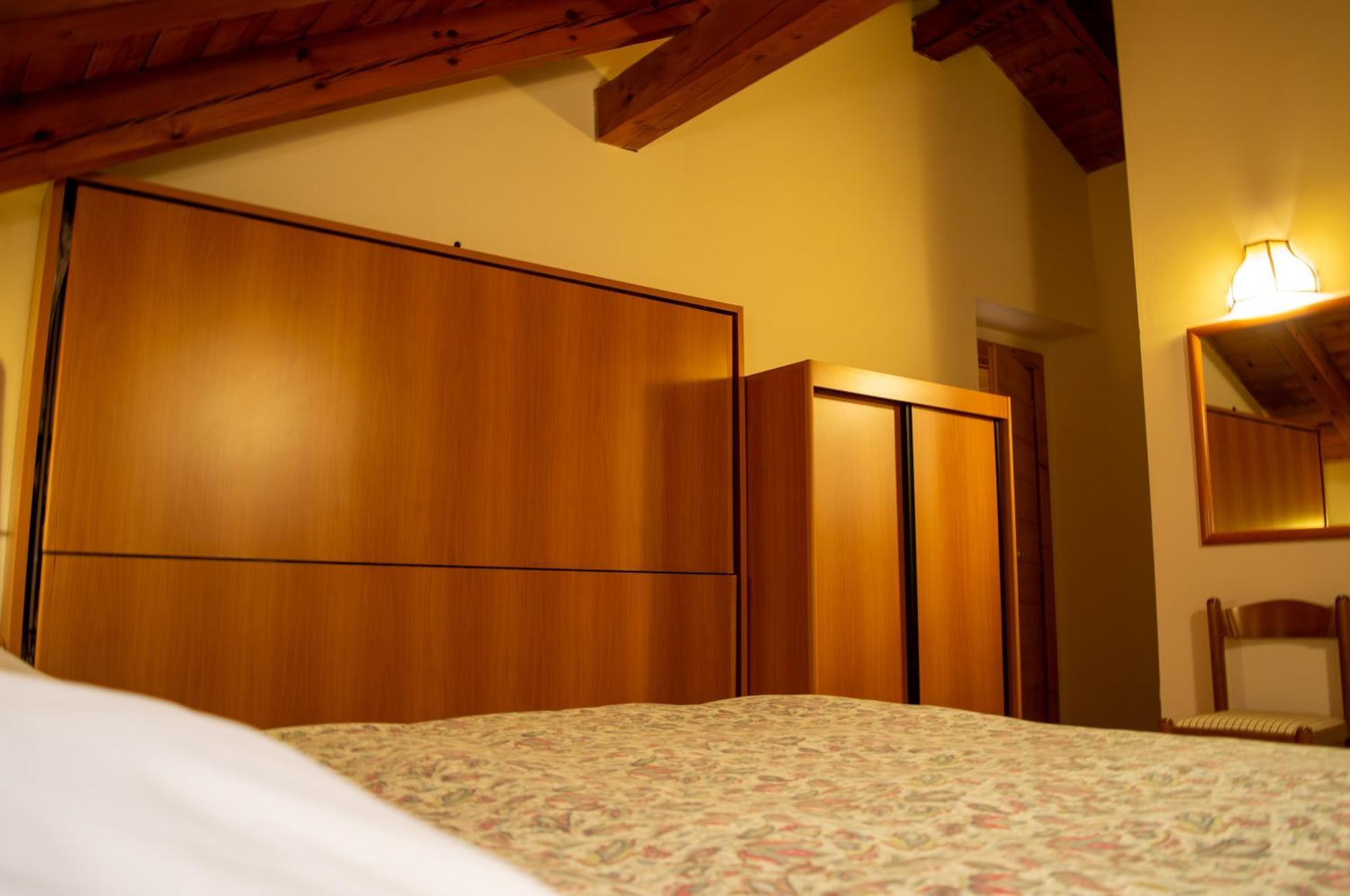 Hotel Serena - Tre Cime Views Auronzo di Cadore Rum bild