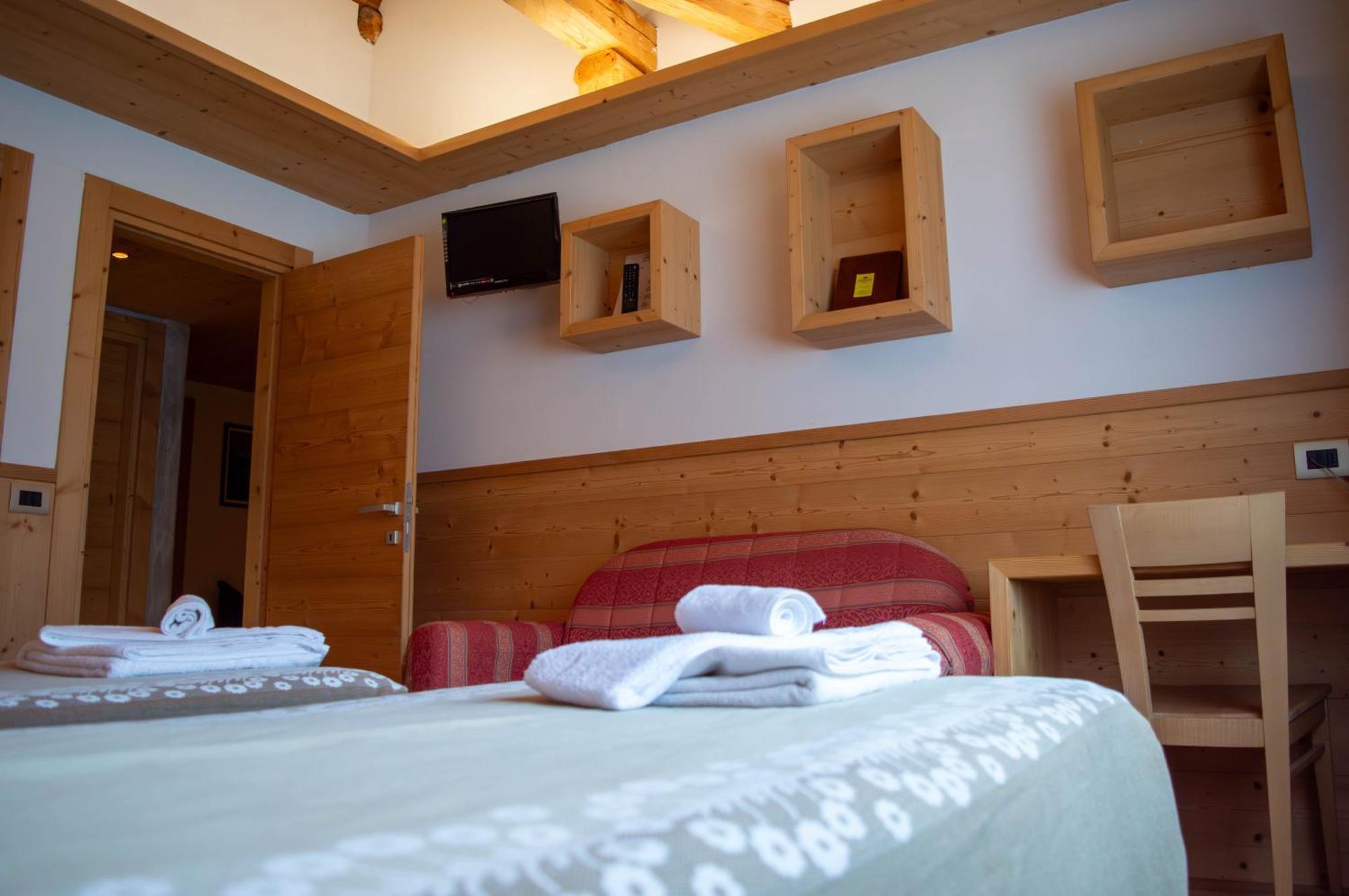 Hotel Serena - Tre Cime Views Auronzo di Cadore Exteriör bild