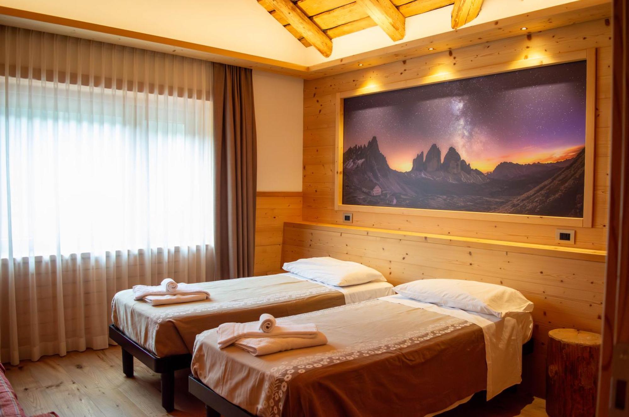 Hotel Serena - Tre Cime Views Auronzo di Cadore Exteriör bild